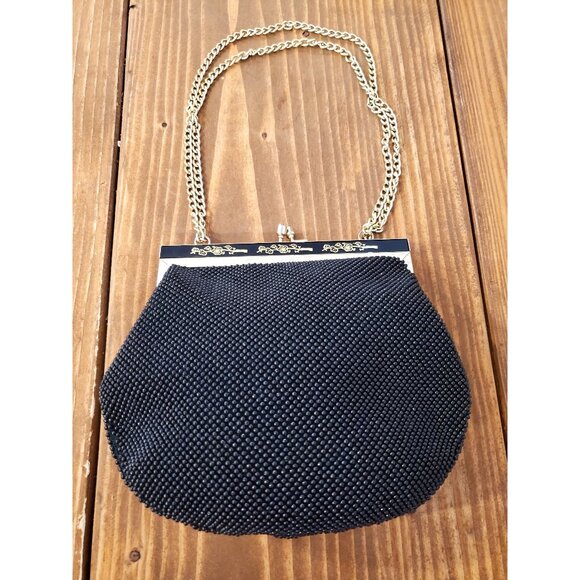 Vintage Handbags - Vintage Gold Chain Beaded Black Purse With Detailed Trim Clasp Adjustable